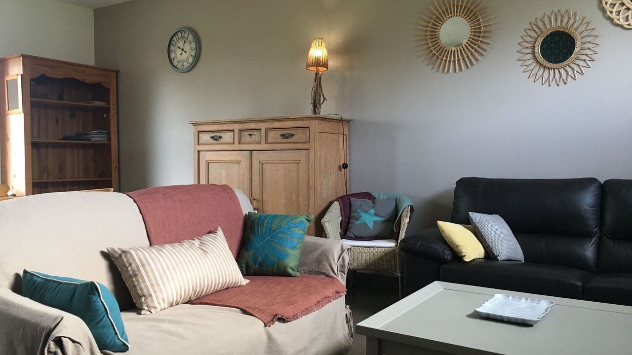 Photo of Livingroom in Plevenon