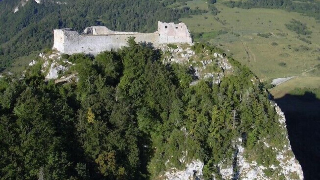 Photo of Others in Pereille
