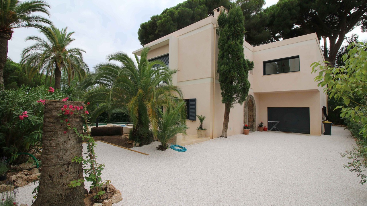 Photo of Outdoor in California - Pezou