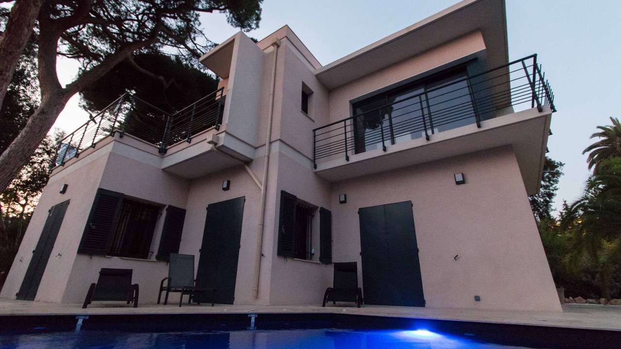 Photo of Outdoor in California - Pezou