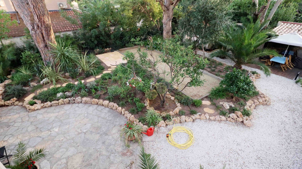 Photo of Outdoor in California - Pezou