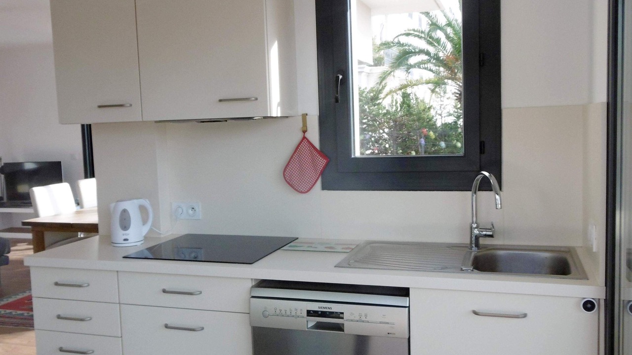 Photo of Kitchen in California - Pezou