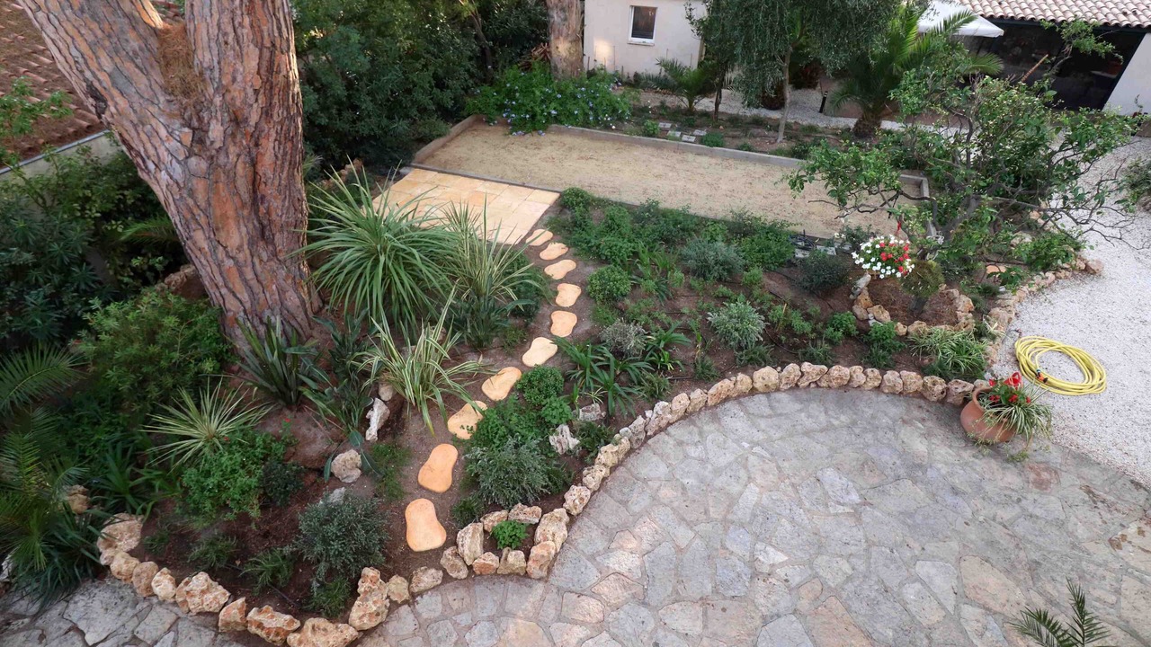 Photo of Outdoor in California - Pezou