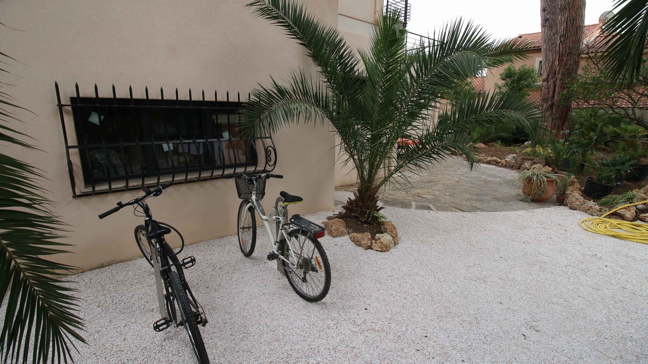 Photo of Outdoor in California - Pezou