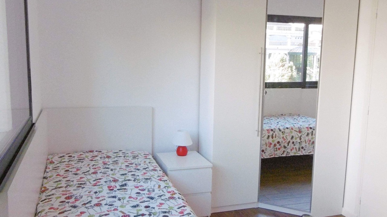 Photo of Bedroom in California - Pezou