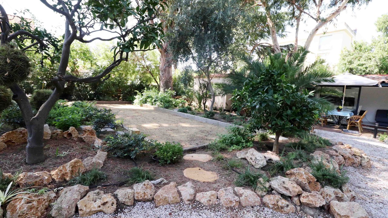 Photo of Outdoor in California - Pezou