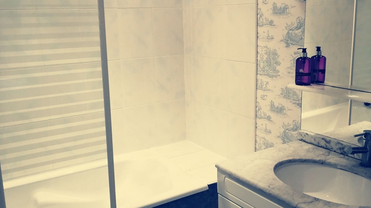 Photo of Bathroom in Longueil