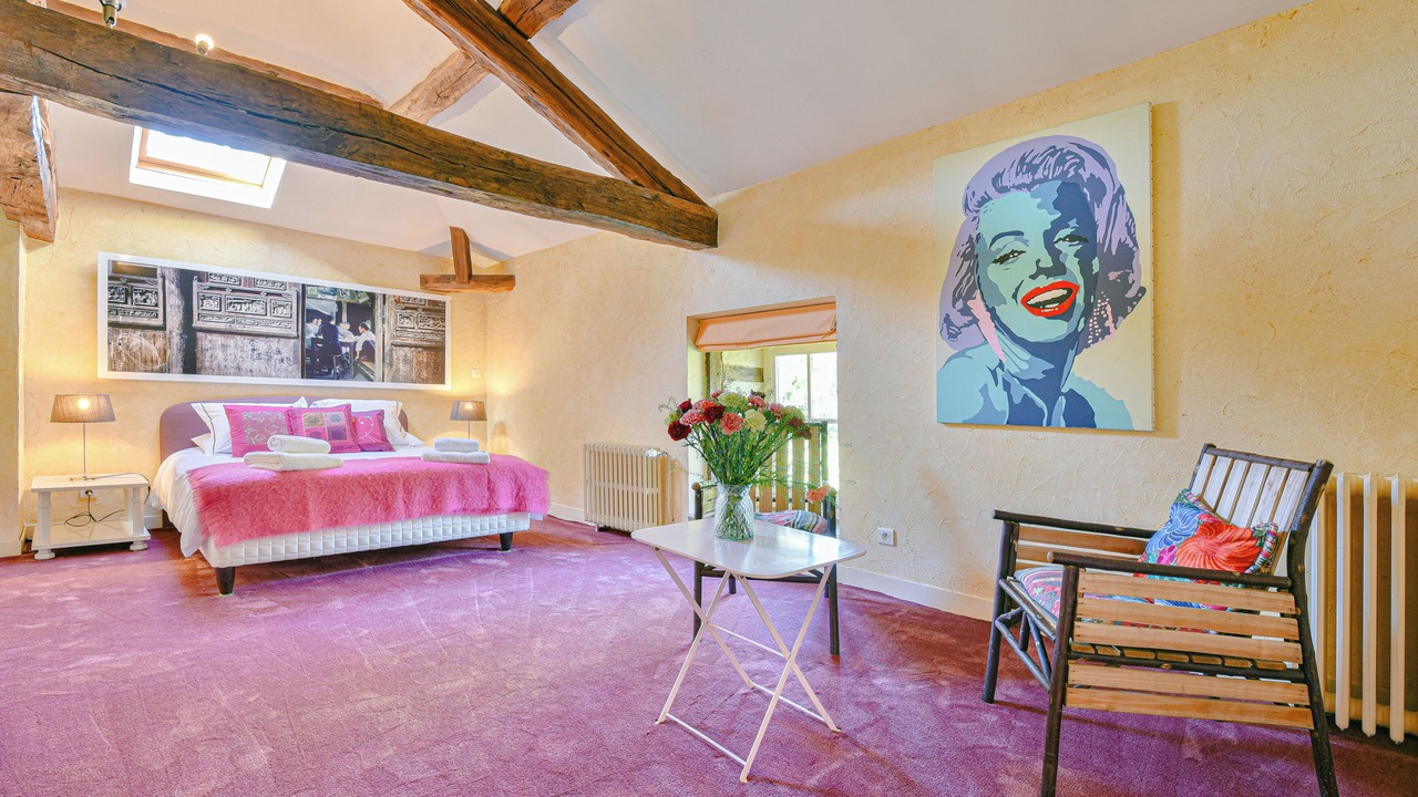 Photo of Bedroom in Saint-Victurnien