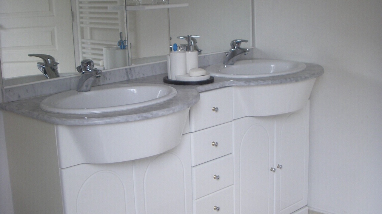 Photo of Bathroom in La Vicomte-sur-Rance
