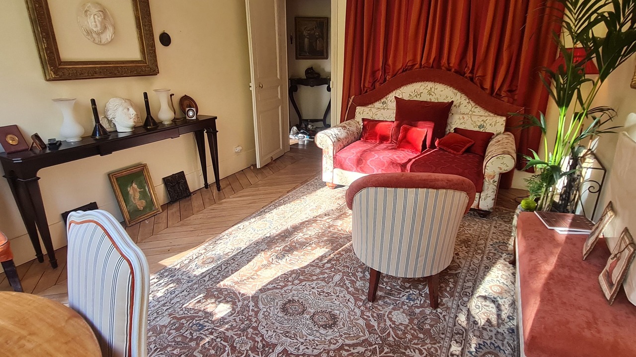 Photo of Livingroom in Quartier de l'Ecole-Militaire