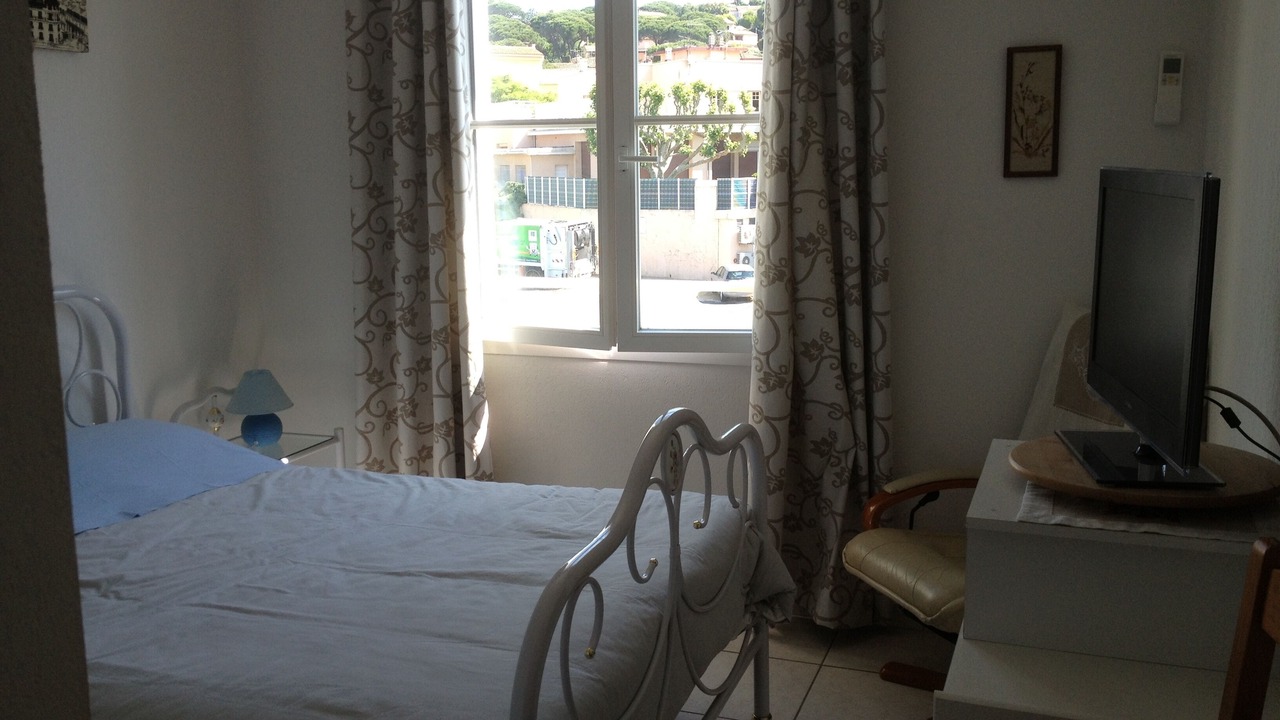 Photo of Bedroom in Sainte-Maxime City Centre