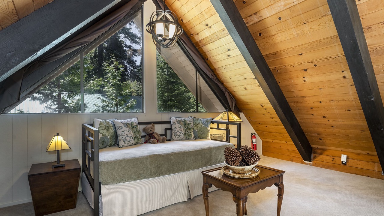 Photo of Bedroom in Homewood