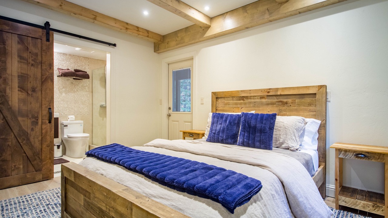Photo of Bedroom in Homewood