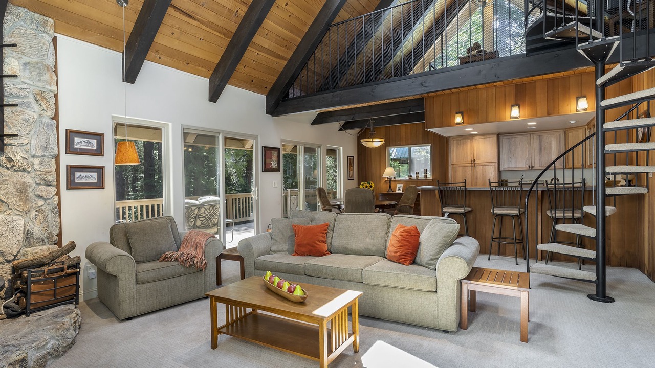 Photo of Livingroom in Homewood