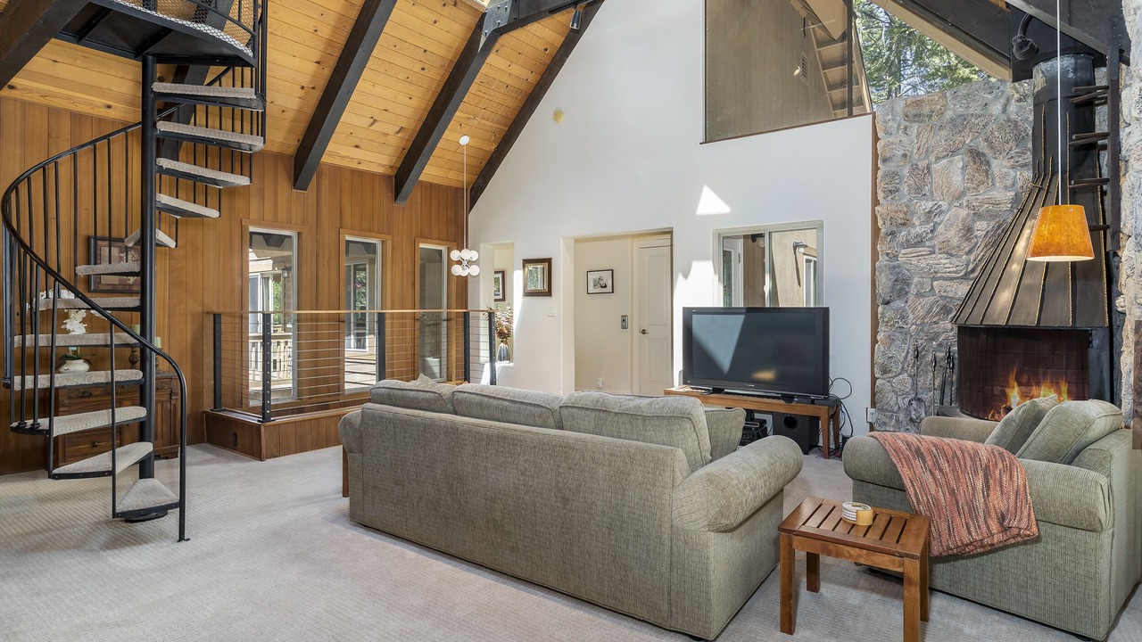 Photo of Livingroom in Homewood