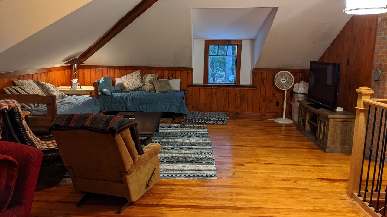 Photo of Livingroom in North Sutton