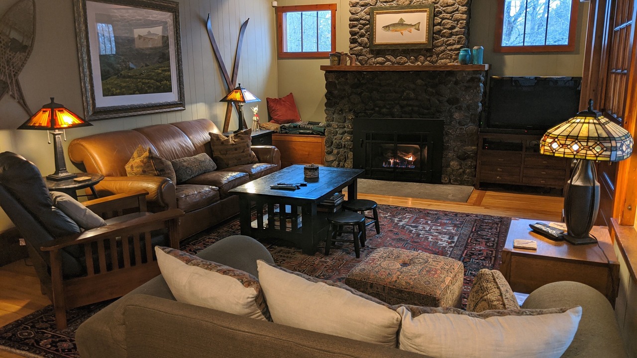 Photo of Livingroom in North Sutton