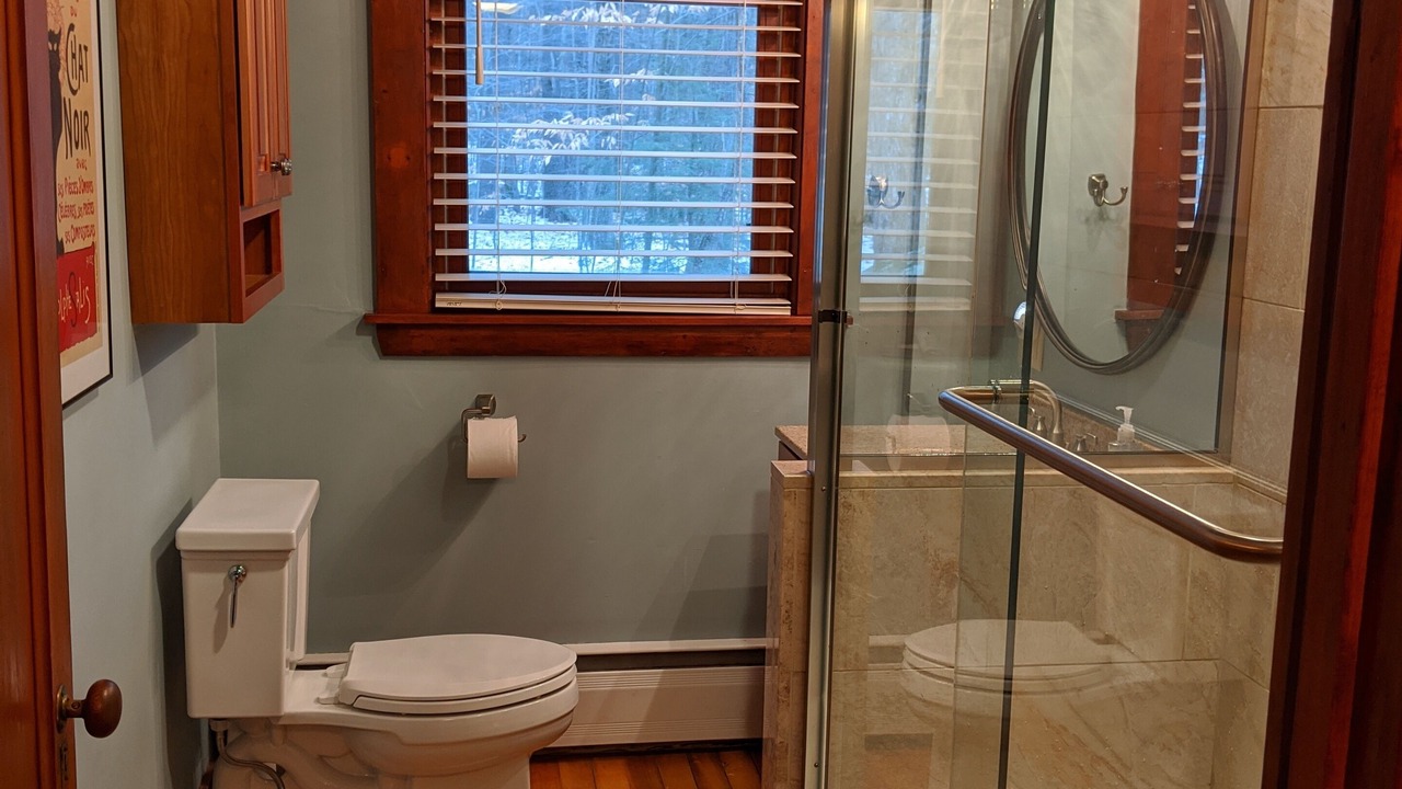 Photo of Bathroom in North Sutton