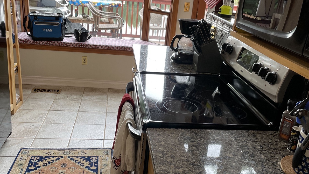 Photo of Kitchen in Lake Roesiger