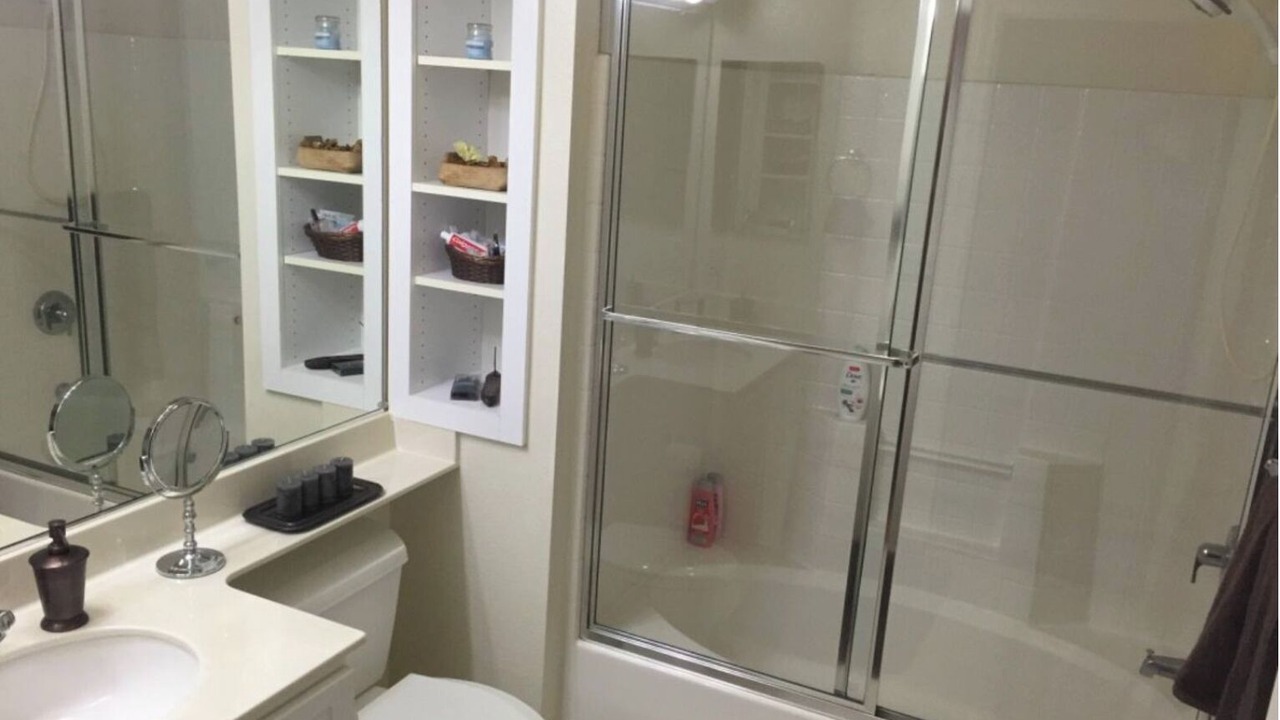 Photo of Bathroom in Duveneck - St. Francis