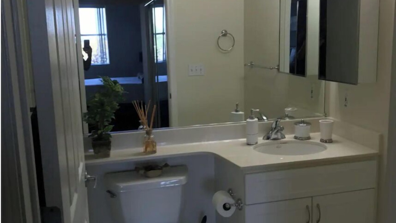 Photo of Bathroom in Duveneck - St. Francis