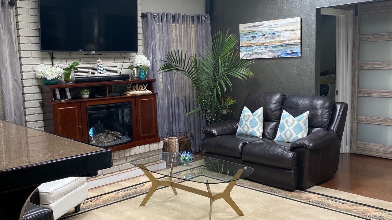 Photo of Livingroom in Guerneville