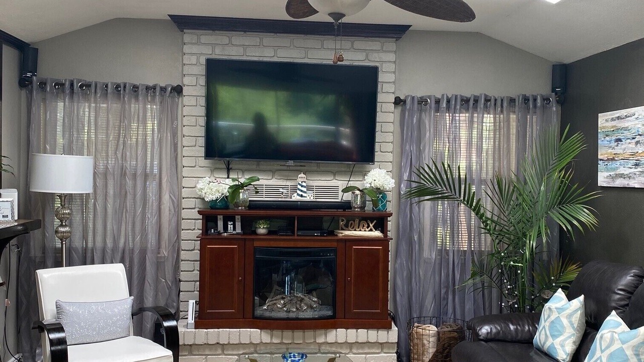 Photo of Livingroom in Guerneville