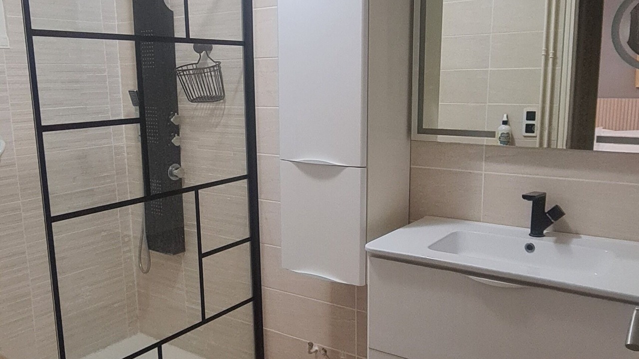 Photo of Bathroom in Chateauneuf-du-Pape