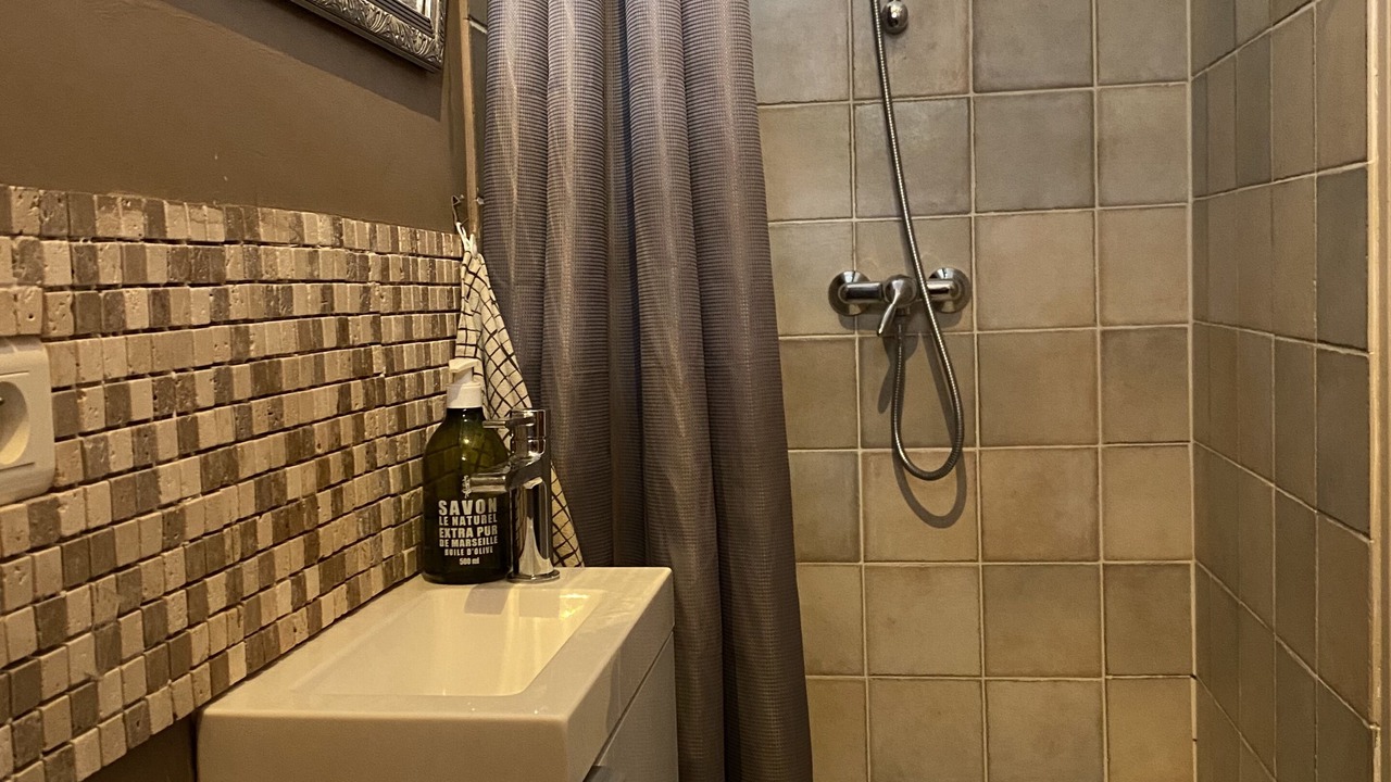 Photo of Bathroom in Aigues-Mortes Medieval City
