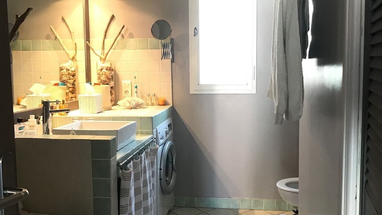 Photo of Bathroom in Aigues-Mortes Medieval City