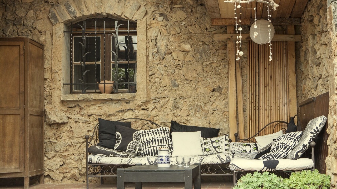 Photo of Patio Balcony in Grottes Caves