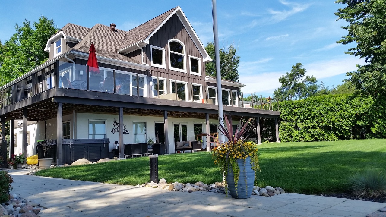 Photo of Outdoor in Oro Station