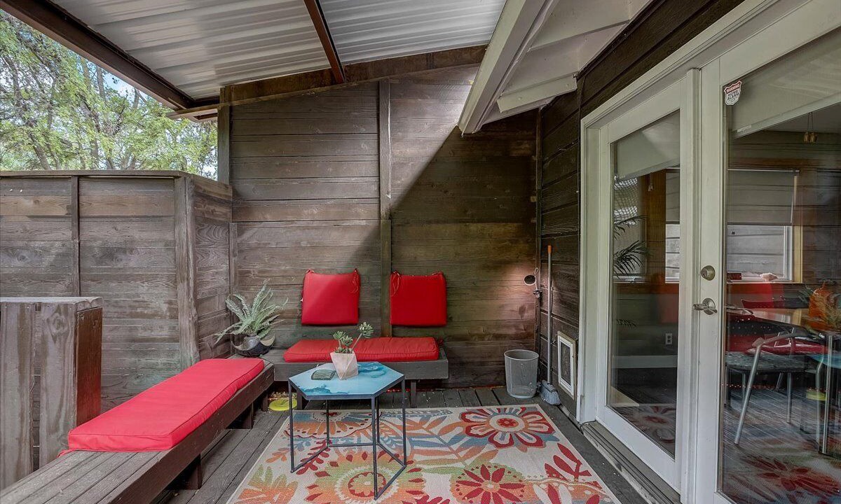 Photo of Patio Balcony in Parker Lane