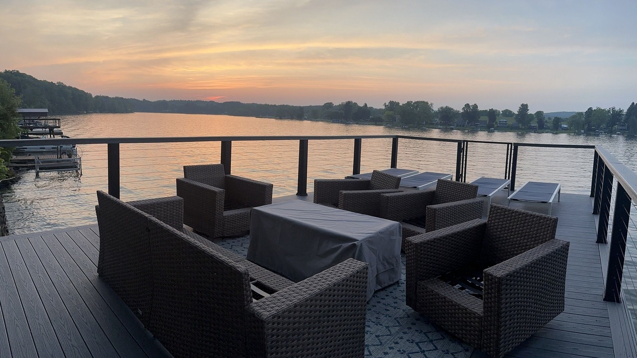 Photo of Patio Balcony in Rushford Lake