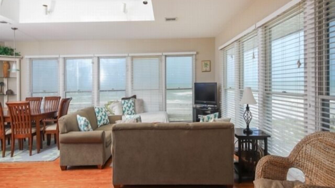 Photo of Livingroom in Palm Island