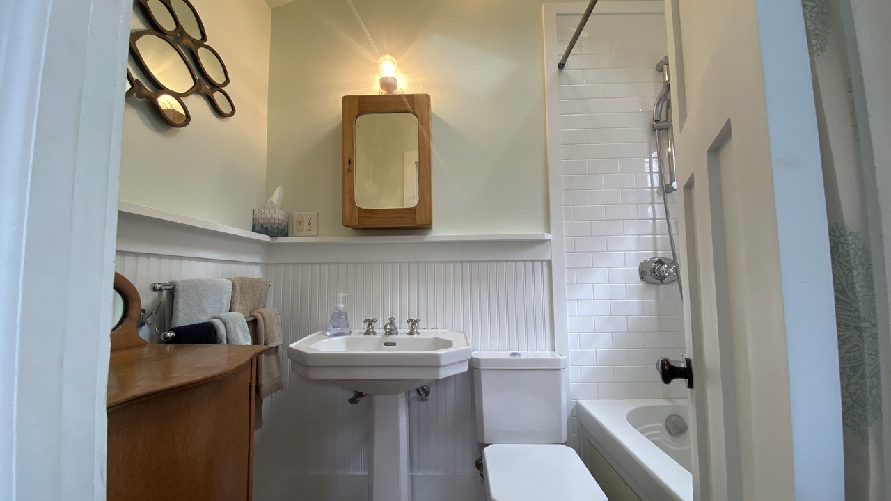 Photo of Bathroom in Union Pier