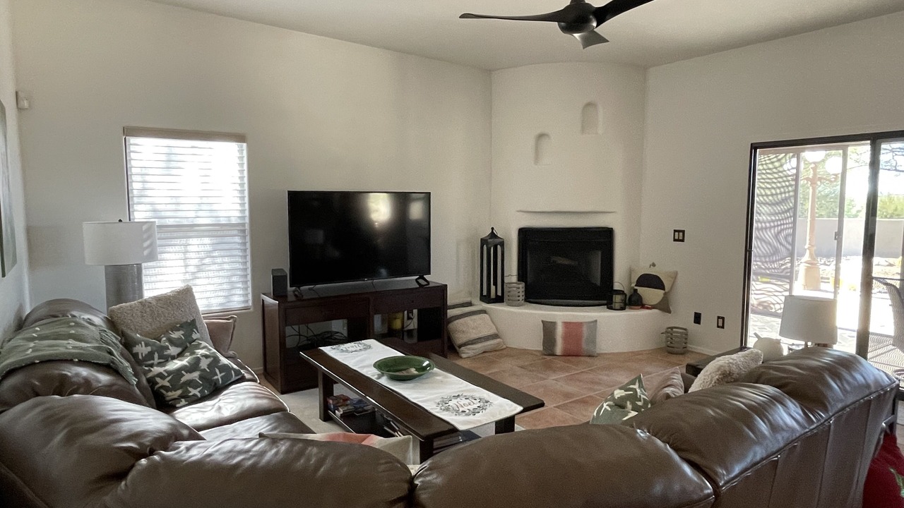 Photo of Livingroom in Oro Valley