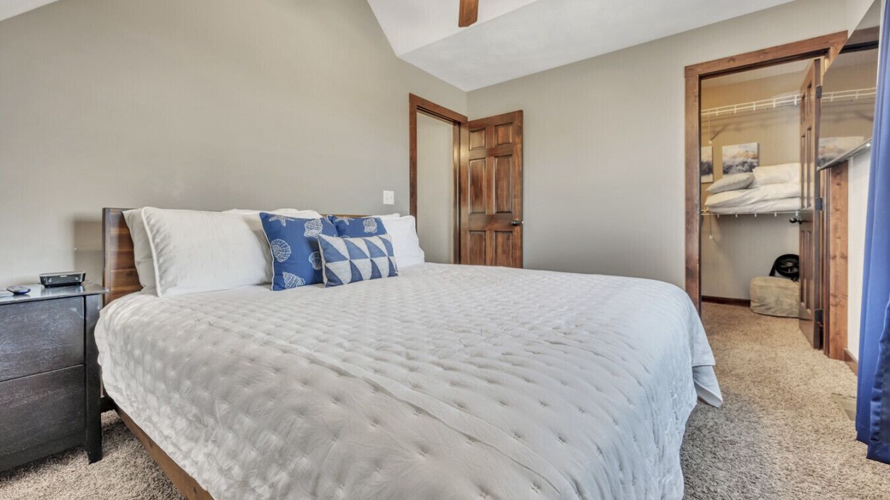 Photo of Bedroom in Spirit Lake