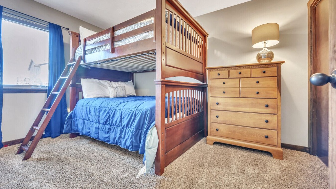 Photo of Bedroom in Spirit Lake