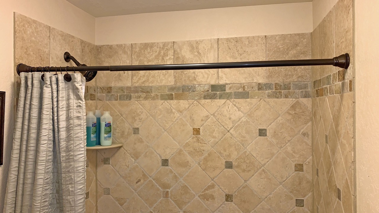 Photo of Bathroom in Four O'Clock