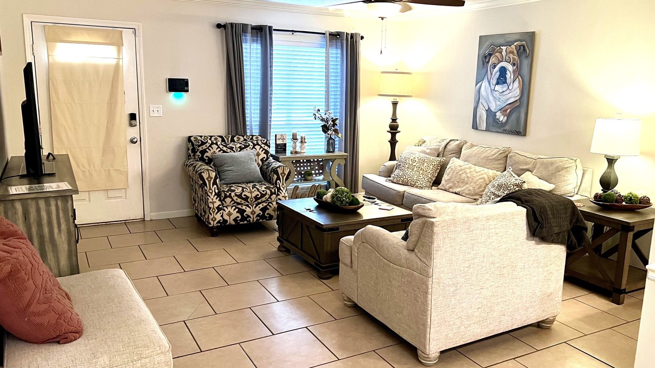 Photo of Livingroom in Starkville