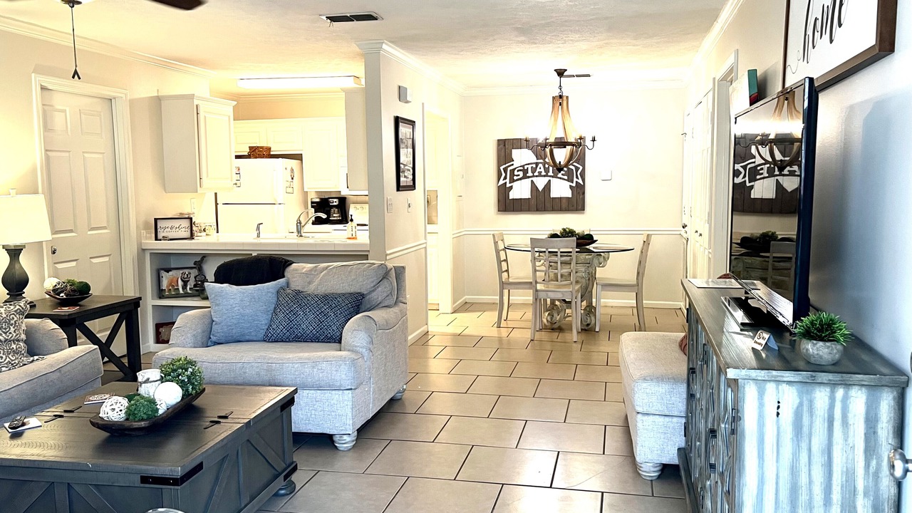 Photo of Livingroom in Starkville