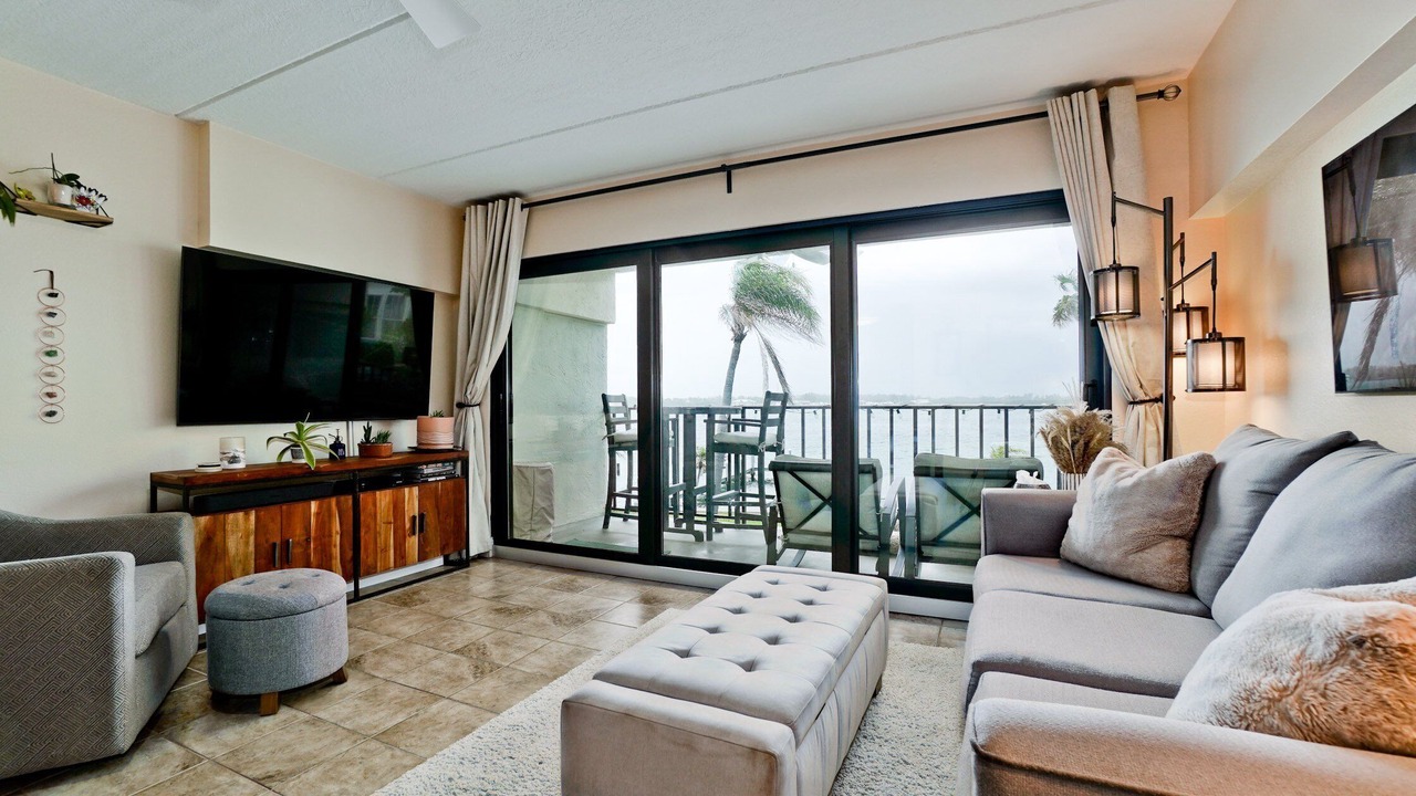 Photo of Livingroom in Bradenton Beach