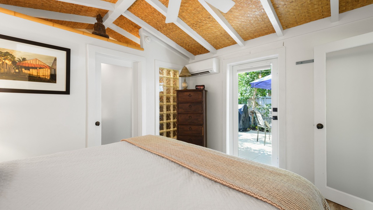 Photo of Bedroom in Historic Seaport