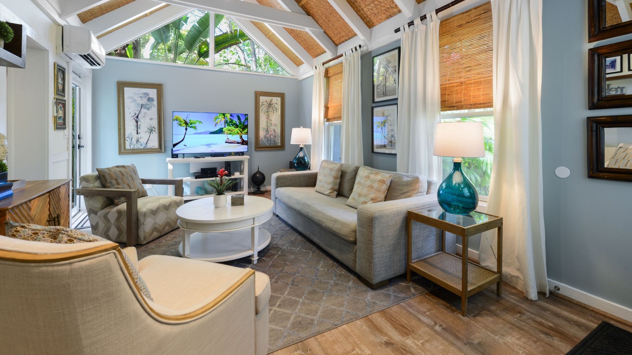 Photo of Livingroom in Historic Seaport