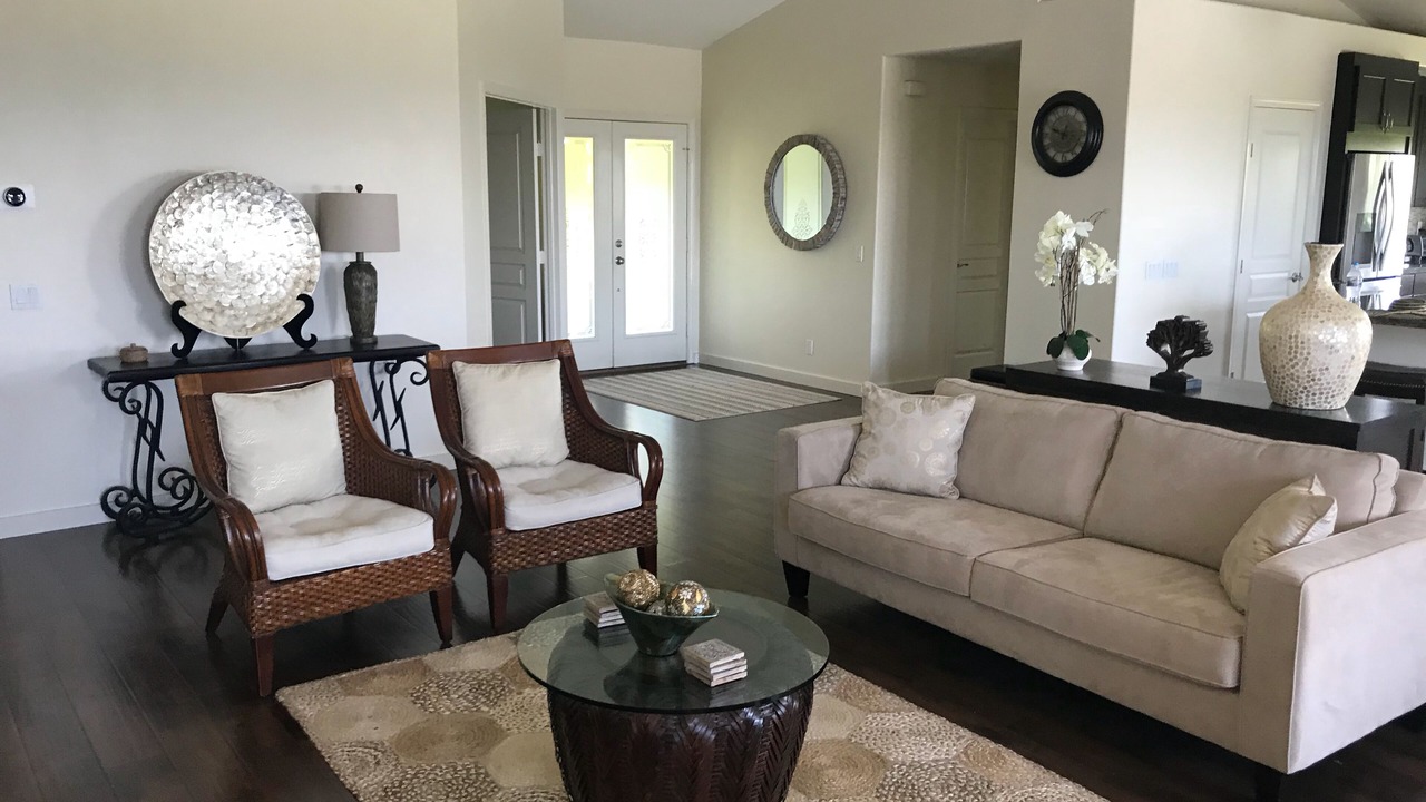 Photo of Livingroom in Alii Heights Mauka