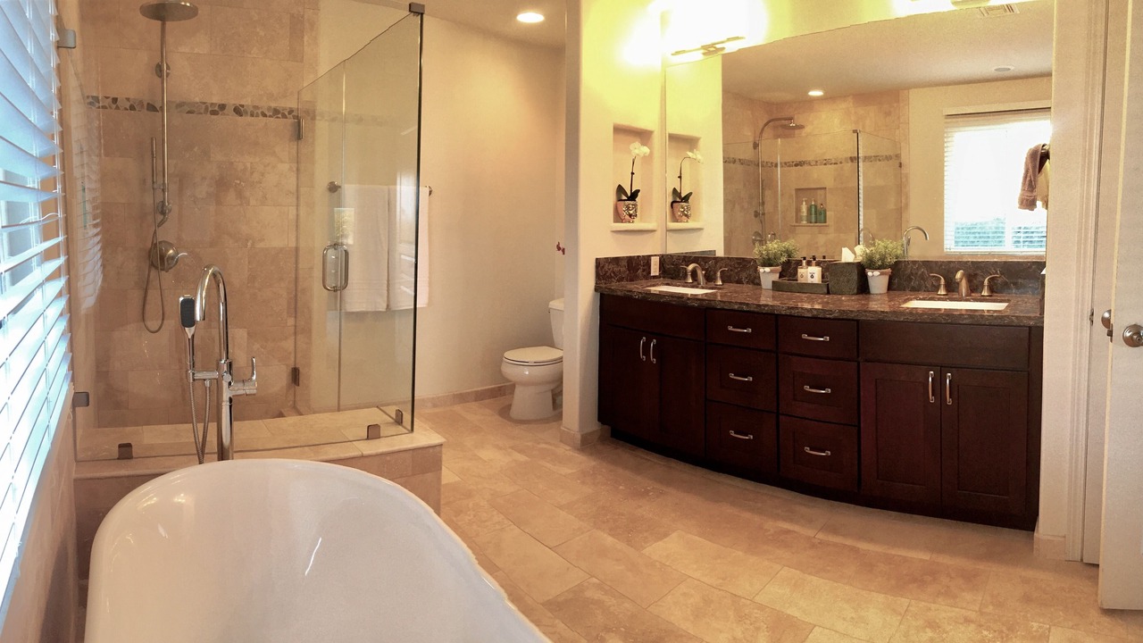 Photo of Bathroom in Alii Heights Mauka