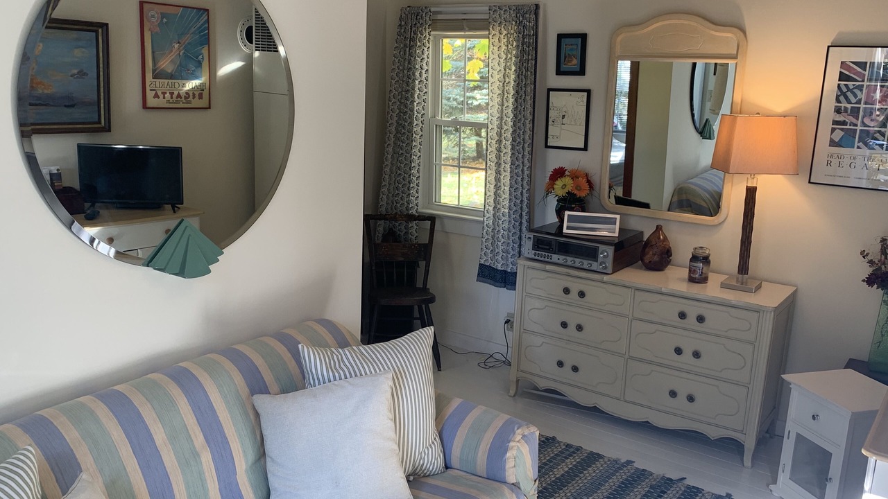 Photo of Livingroom in Old Saybrook Center