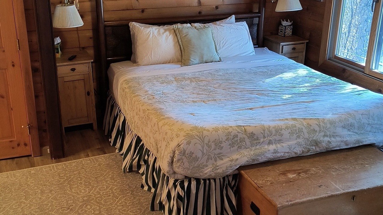 Photo of Bedroom in Lake Forest