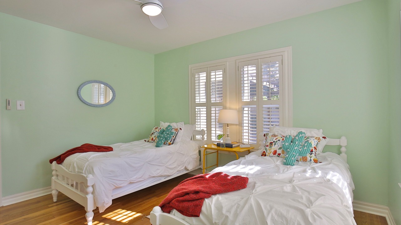 Photo of Bedroom in Sayles Blvd. Area